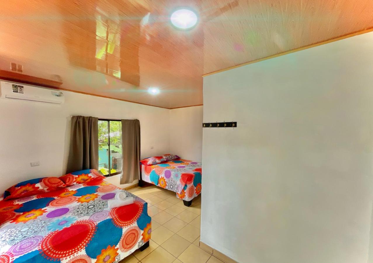 טורטוגוארו Carey Lodging מראה חיצוני תמונה