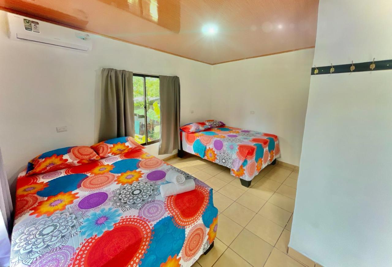 טורטוגוארו Carey Lodging מראה חיצוני תמונה