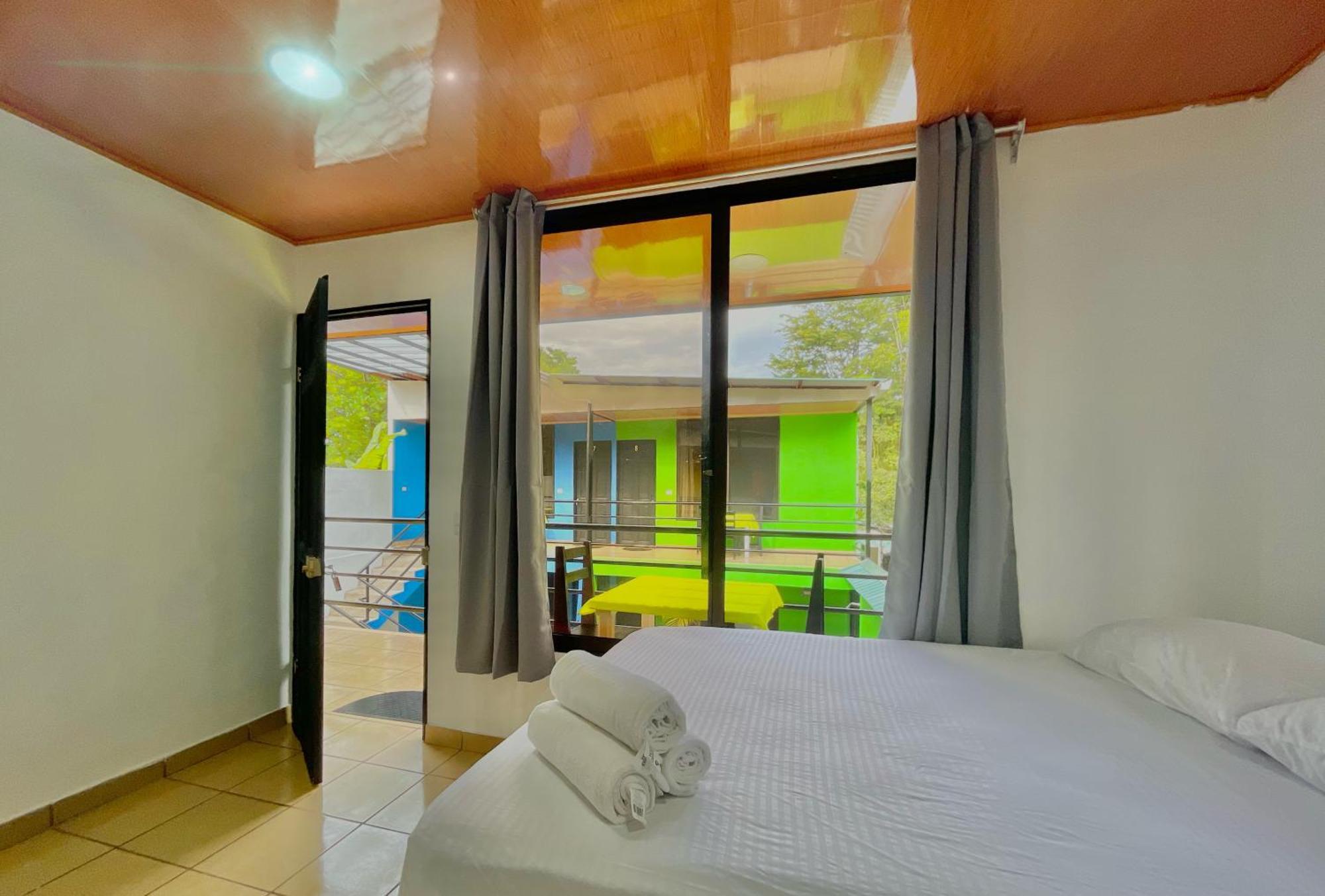 טורטוגוארו Carey Lodging מראה חיצוני תמונה