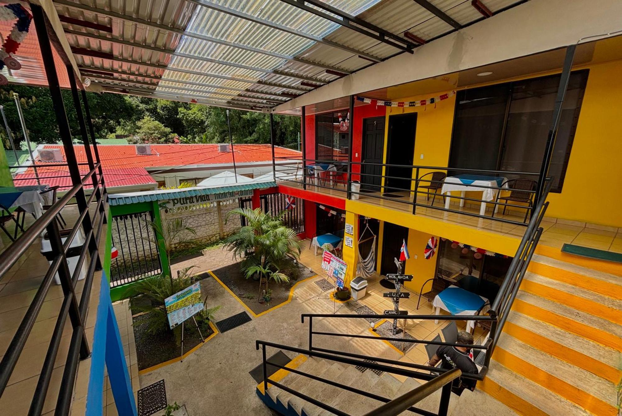טורטוגוארו Carey Lodging מראה חיצוני תמונה
